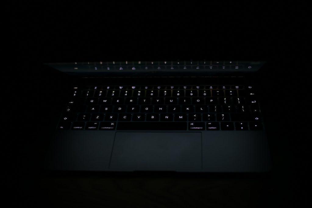 clavier d'ordinateur noir représentant l'expertise SI - système d'information.  Formation technique planification ERP – Infor M3 